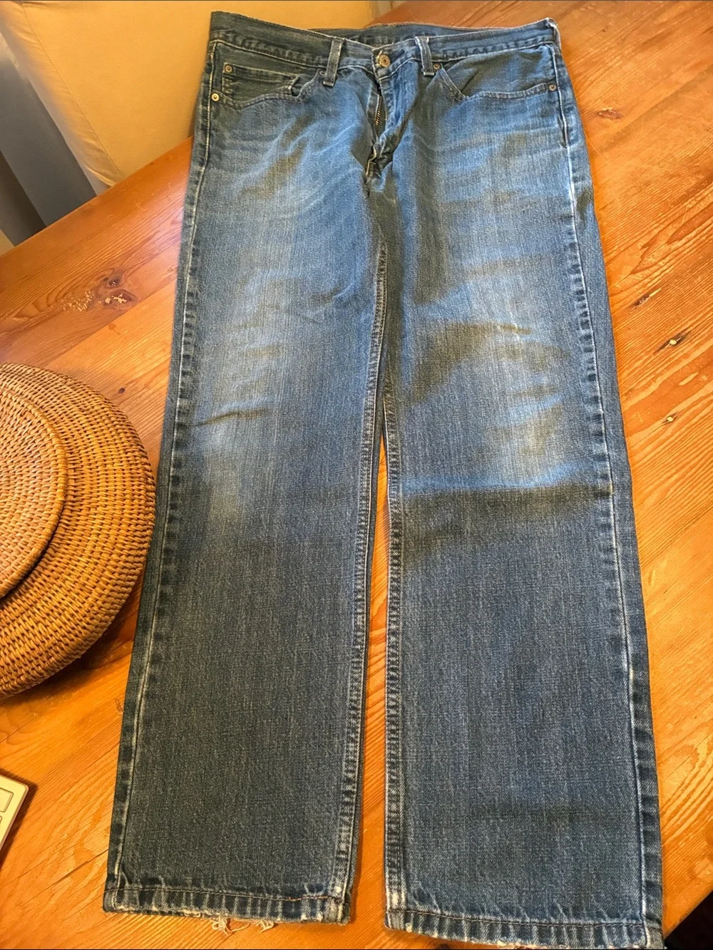 Men’s Levi’s 514 Medium Rinse Blue Jeans - 36 x 32